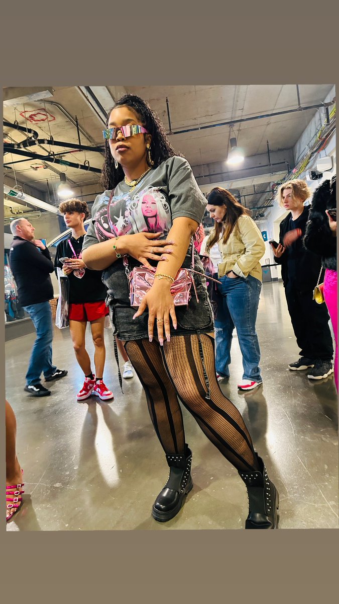 _LinLinLive's tweet image. #GagCityCharlotte take me back #PinkFriday2