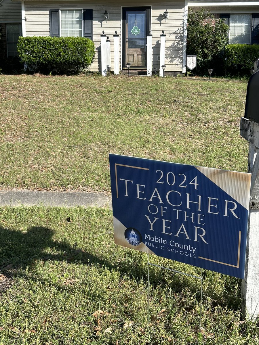 What a cool surprise to come home to after a long day! Thank you @MobilePublicSch #TeacherOfTheYear #teachersppreciation