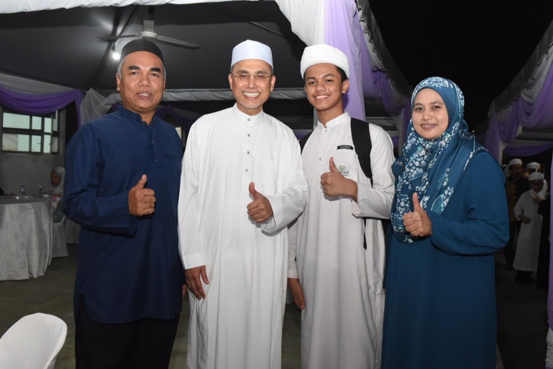 MohdShukriYajid's tweet photo. Always looked forward to Iftar Jamaei event organised by @sbiyayasanmsu, in conjunction with #MSUIhyaRamadan2024. Supportive parents and participation among #SBI alumni reflect the commitment for the school's successful journey ahead. @MSUmalaysia @YayasanMSU #MSUsd https://t.co/SsgimwlOL6