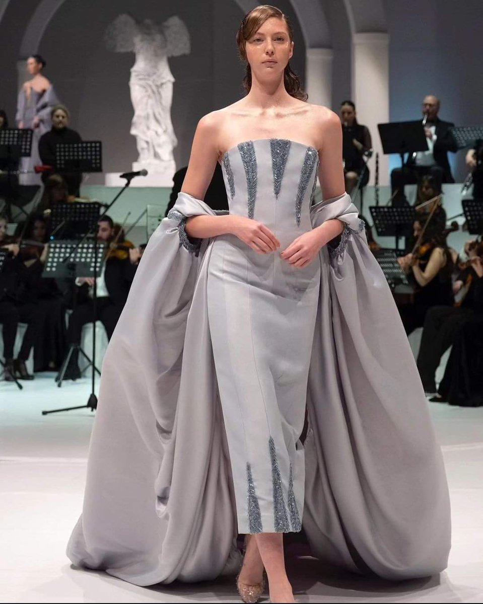 #hautecouture #eveningdress #promdress #aestheticfashion #couture #couturedress #couturefashion #altamoda #altacostura #fashiondesign #classy #womanstyle #partydress  #modafeminina #modadonna  #turkishdesigners#modadonna