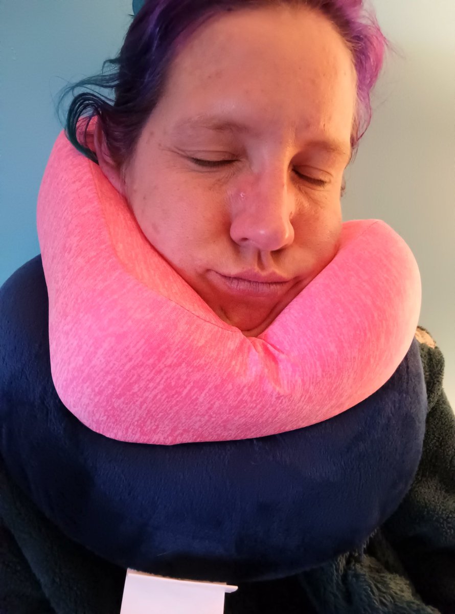 Long necked folks traveling #redeye : TWO. FAT. #neckpillows You don't have to look beautiful to get your beauty sleep #fatcheeks #airtravel #flying #airplane