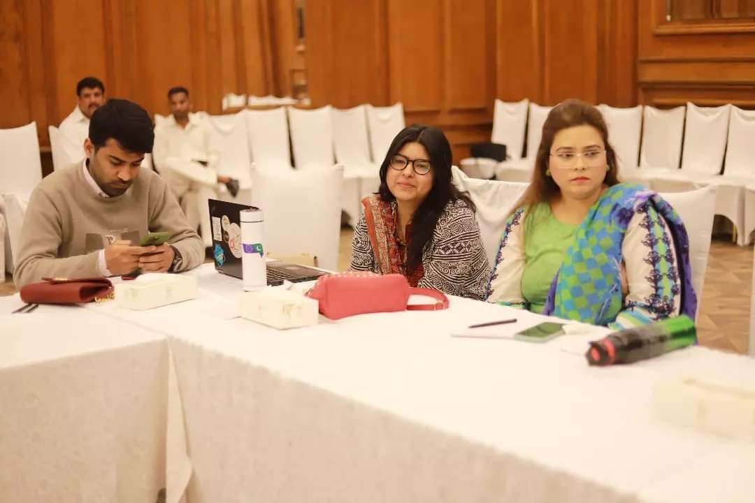 ISYDPakistan's tweet photo. ISYD attended Punjab's Provincial Dialogue on Early Child Marriages organized by @BARGADYouth to dive deep into crucial conversations & join hands together to #EndChildMarriages.
Joining voices with #Bargad as they shed light upon the challenges, solutions, and the way forward. https://t.co/ggIuMEwE0p