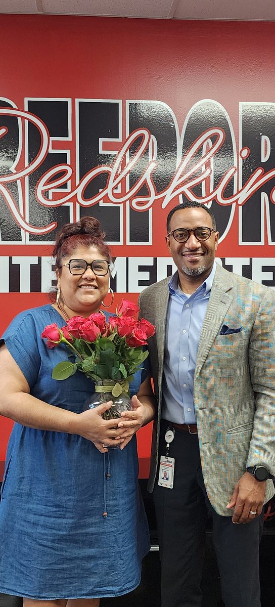 Congratulations to @Freeport_Int Support Staffer of the Year (23-24), Mrs. Rosie Celedon!! #FISisthebest because of You! #YouMatter