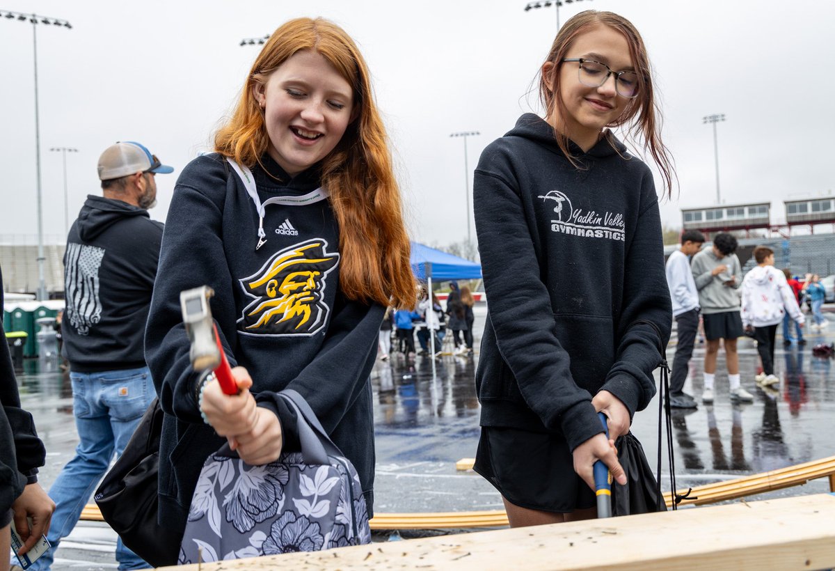 Racing to learn with @CMS_STEAM! 🏁 Today we hosted more than 1,800 middle school students from Wilkes County, teaching them about Science, Technology, Engineering, Arts and Math.