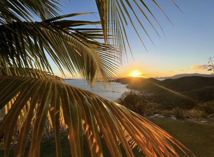 Stunning sunsets and dreamy views ✨❤️🇻🇬 #britishvirginislands #bvi #paradise #travel 📷 @PeterIsland_BVI