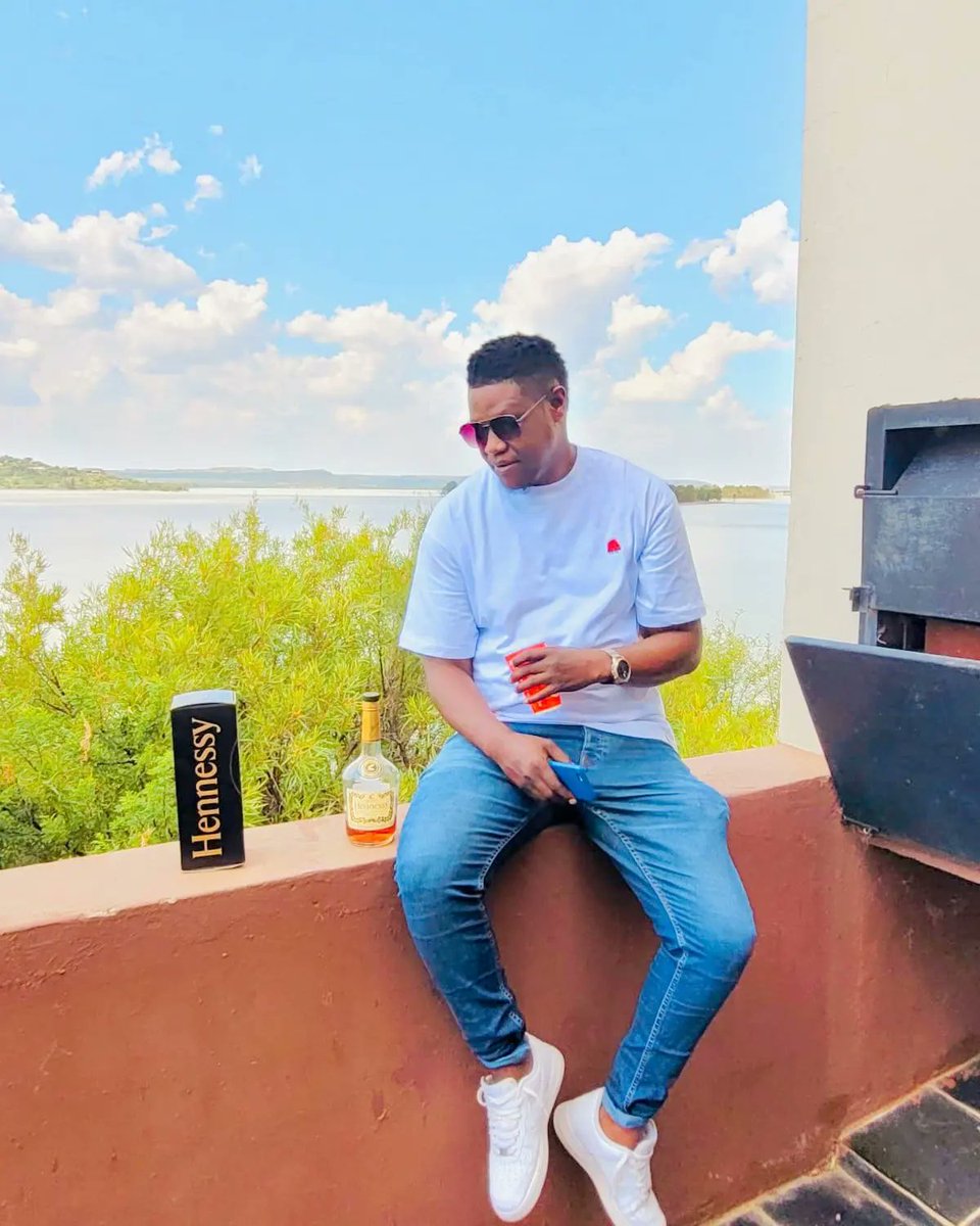 ThuloAggrey's tweet image. 🥃