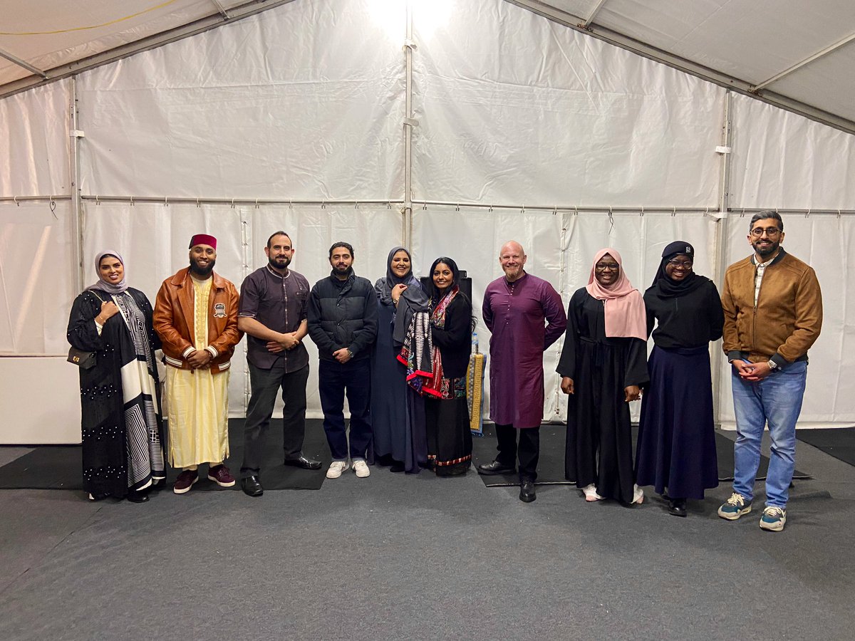 Another day, another Iftar! 🥘 A lovely evening spent over at Masjid Doha with @WYP_AMP enjoying great food with great company! 🕌🌙 #Ramadan @WestYorksPolice @Official_NAMP @WYPJohnRobins @DeputyMayorPCWY @alison_4life @WYP_SaferBD @Bashman786 @Az_Laher