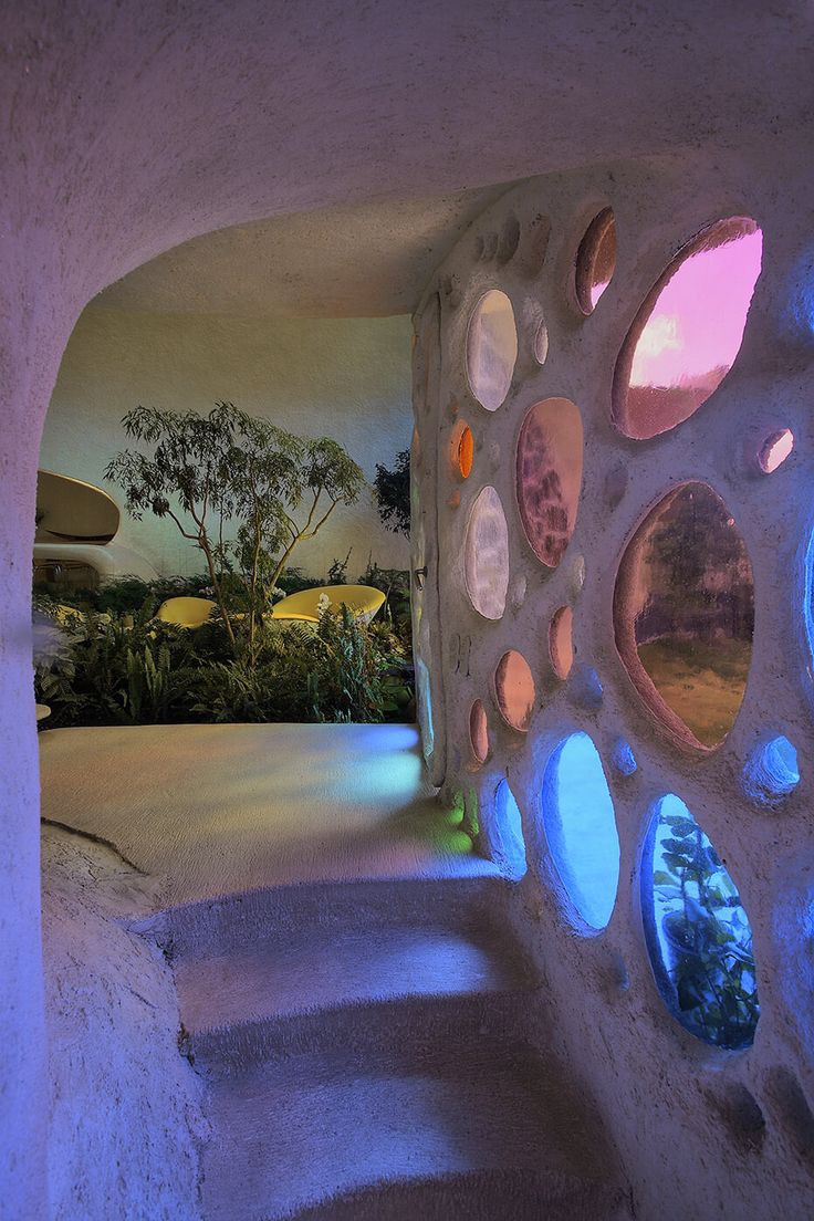 im gonna make my own cavehouse one day and make my own murals and paint all over the white walls