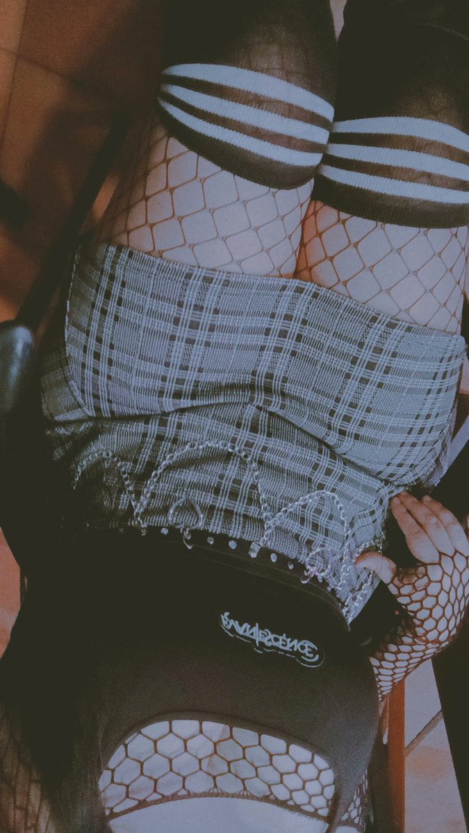 sugarbuterfly's tweet image. #emovibes #alternative