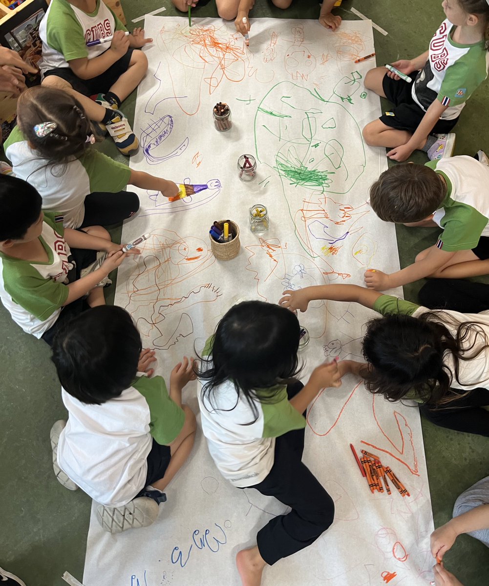 Exciting day in Pre-K 1! We celebrated #InternationalDayOfMultilingualism We read 'Drawn Together’, learning that communication transcends language barriers. Our students created collaborative art inspired by the story!