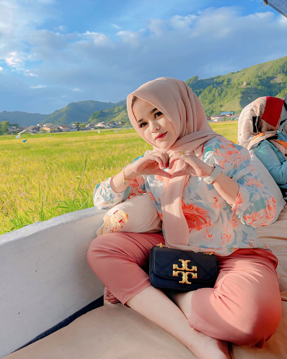 Hiduplah dalam keyakinan: setelah lelah mencintai, akan ada yang balas mencintaimu tanpa kenal lelah🌹 Salam wisata 🌍 Kota Dingin Takengon, Aceh #PuspitaNagari 🌹