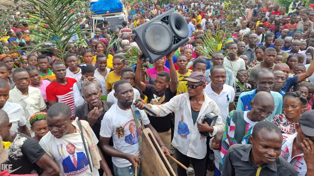 Joseph1Dimandja's tweet photo. #InfosDirect : UNC/Sankuru l'histoire est têtue, ici nous sommes dans le territoire de Katako-k précisément au village d'okitodimba.
L'UNC était visible au #sankuru après ce grand travail abattu, mes sincères félicitations à l'hon @leonnguwa2 le combat n'est pas encore terminé. https://t.co/YkMpysfFeK