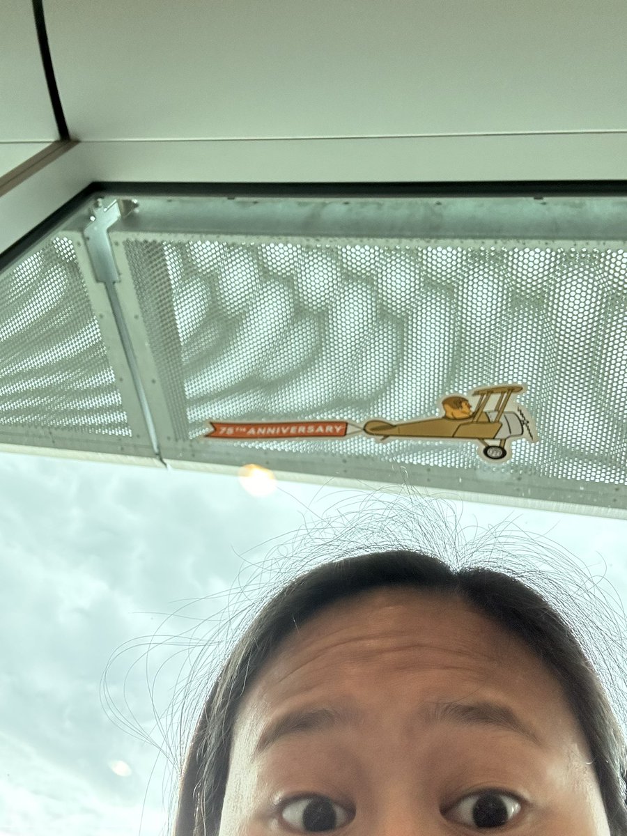 KaytlinA97's tweet photo. #sjc75 #picwithababychick ✈️ https://t.co/MTh5aZGUkq