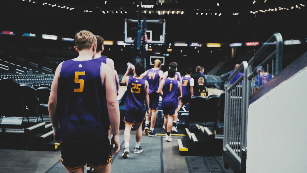 ericklizenby's tweet image. First Practice @GainbridgeFH #Scottsburgwarriors @scsd2athletics