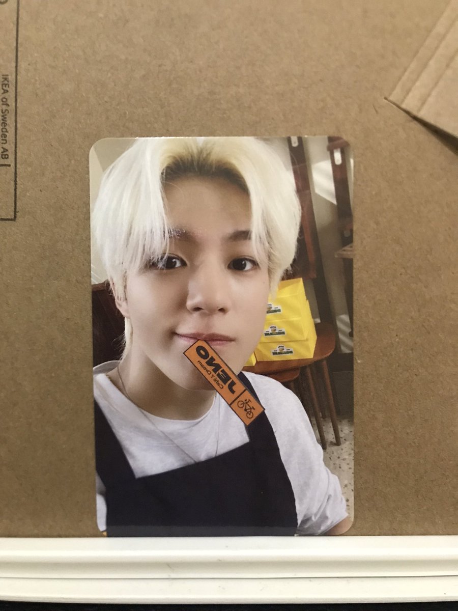 anotherdhiee's tweet photo. wts pc jeno ofc (hello future, cafe)
dom: pwt
bisa oren🍊 https://t.co/kRdB31qTS5