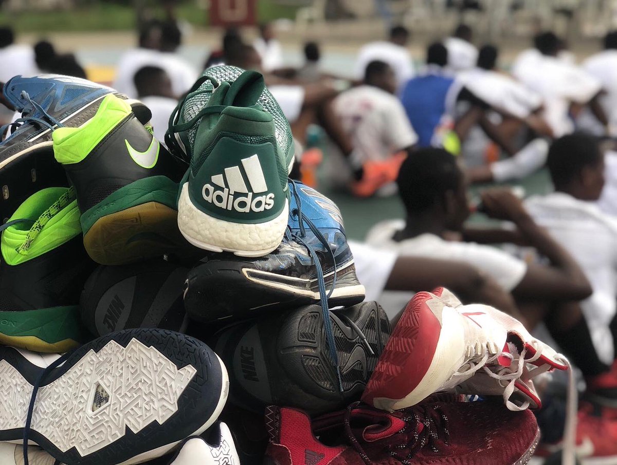Carlos_v_tom's tweet photo. Our campers had a great day out on our last day in camp.We tried lots of different activities n had great fun.bball gear were,special thank you to MARK HAAG,Coach Andy and coach OBJ.making our 2024 camp huge n great fun. #helping_students_canada #helpinghoops #nyc_hoops_academy https://t.co/qEYkl0ZdaK