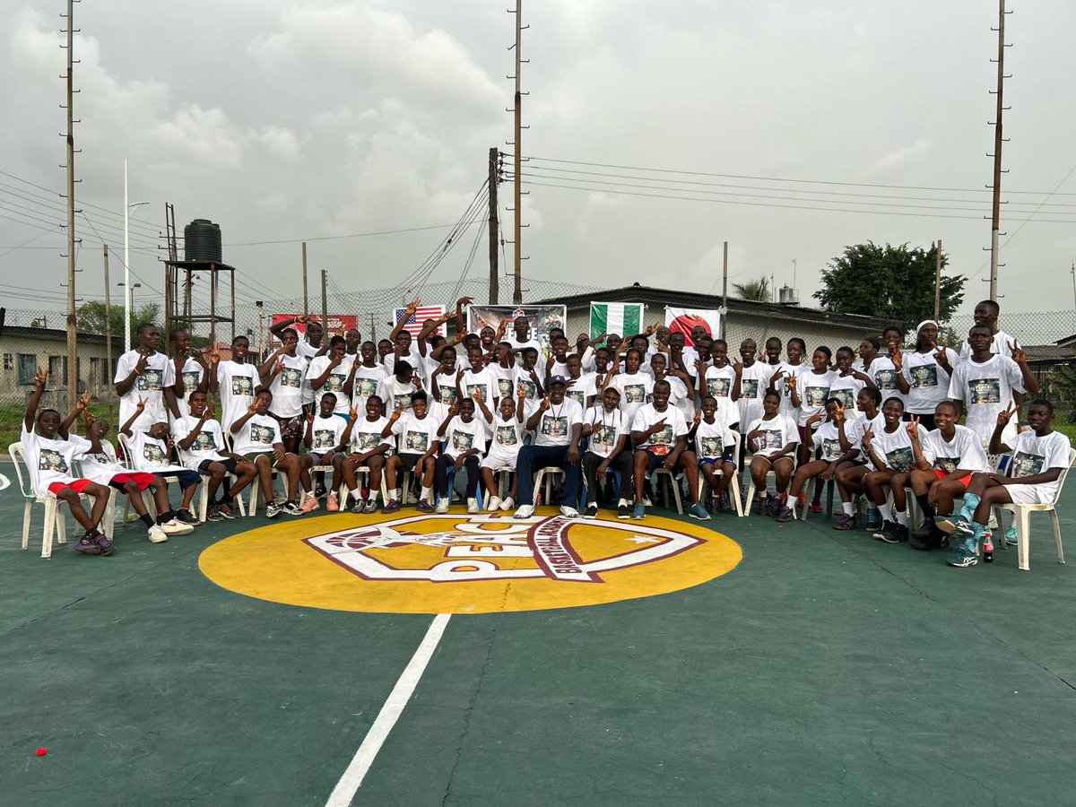Carlos_v_tom's tweet photo. Our campers had a great day out on our last day in camp.We tried lots of different activities n had great fun.bball gear were,special thank you to MARK HAAG,Coach Andy and coach OBJ.making our 2024 camp huge n great fun. #helping_students_canada #helpinghoops #nyc_hoops_academy https://t.co/qEYkl0ZdaK