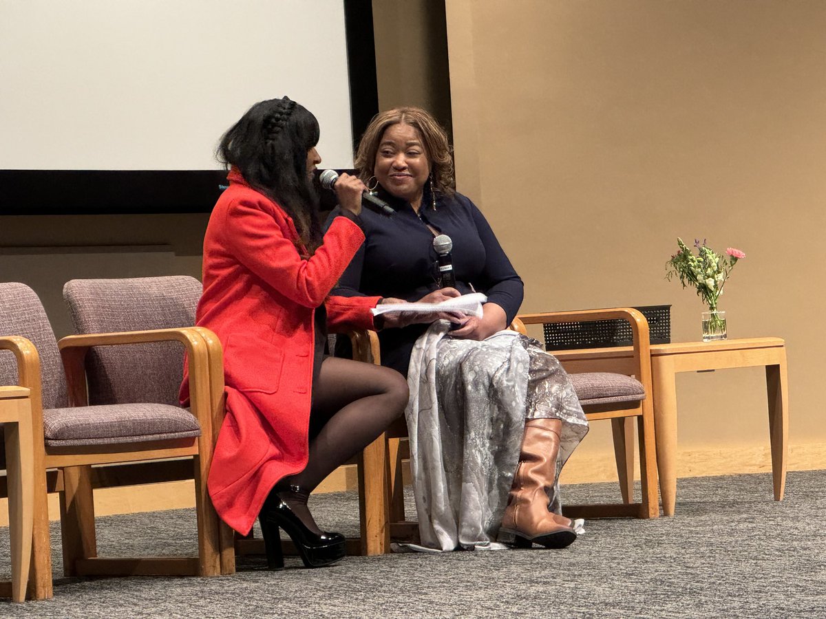 "Unbought & Unbossed" tweet media