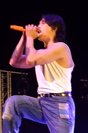 j0yc31234's tweet image. 【180】
Lee HongKi - Matte Orange
#FTISLAND #LeeHongKi #CustomMicrophone