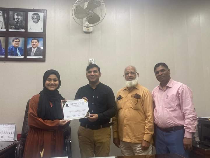 zs_gcul's tweet photo. Zoological Society Cabinet Members Receiving Certificate of appreciation from the chief guest, Dr Shahid Siddique✨ https://t.co/nNv2DOyQtN
