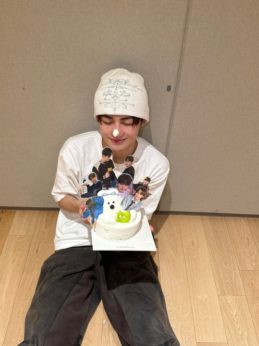 twsboys's tweet photo. birthday boy weverse update 🧸

#JIHOON #지훈 #TWS https://t.co/KhzdHijh28