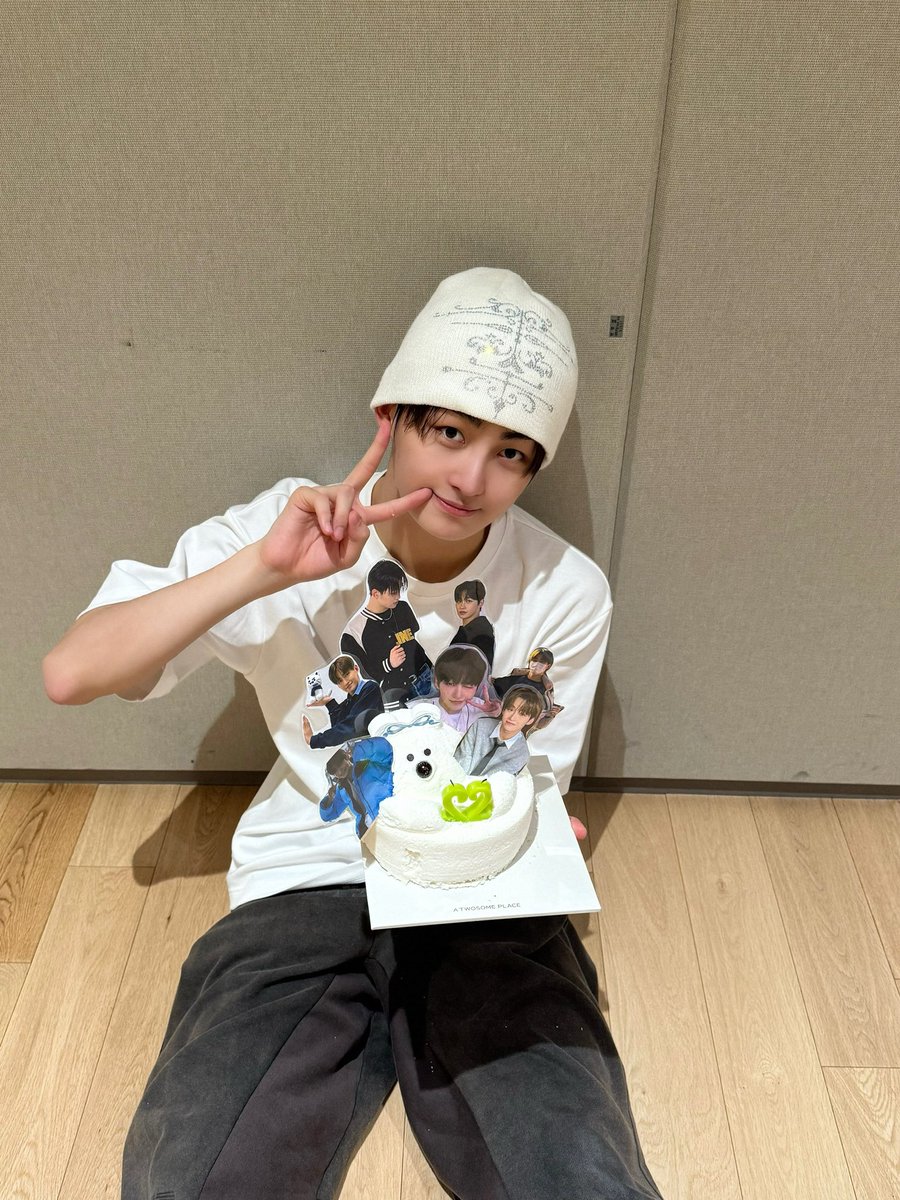 twsboys's tweet photo. birthday boy weverse update 🧸

#JIHOON #지훈 #TWS https://t.co/KhzdHijh28