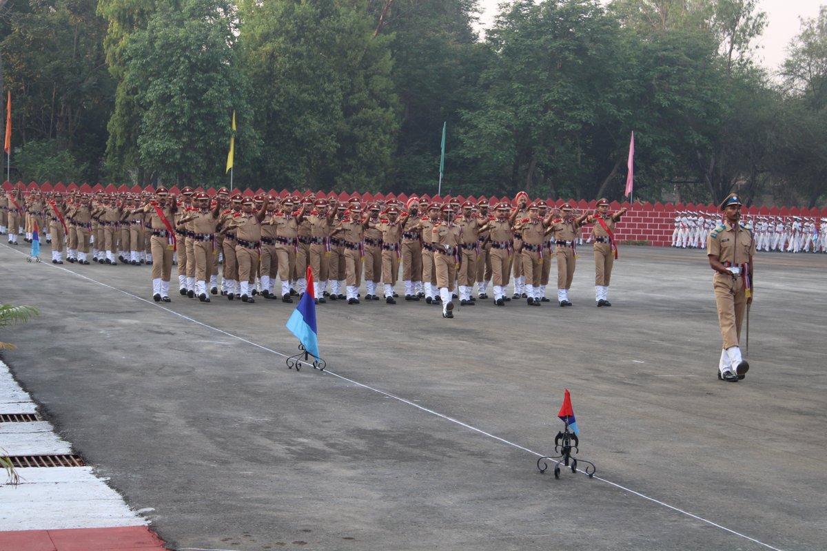 A resplendent passing out parade was held wherein 524 ANOs #NCC OTA (K) earned their stars. Maj Gen RK Sachdeva, Addl Dir Gen, NCC Dte JK & L reviewed the parade & complimented the ANOs for the excellent standards exhibited by them. @HQ_DG_NCC @SpokespersonMoD @PRODefNgp