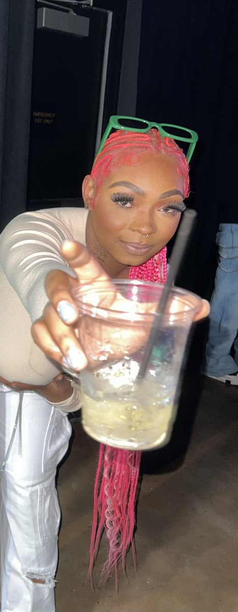 Madame Backwood tweet media