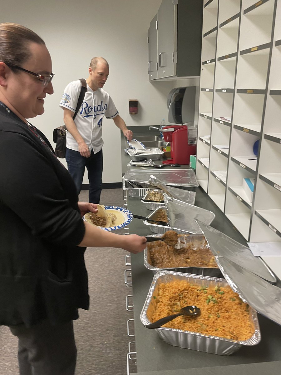 Shout out to SMS PTSA for showing kindness to Horizons! The Taco Bar was appreciated by the HZ staff! Thank you! #SMS #Horizons #SMSDTimetoShine #theSMSD