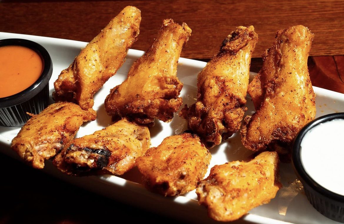 GPOguam's tweet photo. Where Buffalo and Blue Cheese lovers unite
Longhorn Steakhouse is open 11am - 10pm
#longhornsteakhouse #wings #steak #dinner #lunch
#gpoguam #guampremieroutlets #guam
#guamfood
#guamstagram #instaguam_cp
#guamtrip #genic_guam https://t.co/wldxLsRL6N