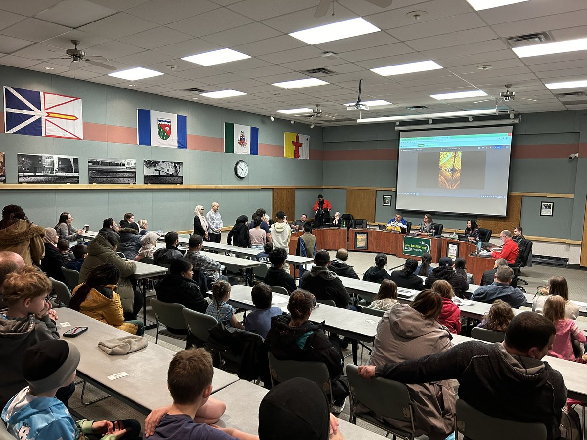 Packed house at the monthly Board meeting tonight. @FMISonthego and @GreelyRRunner up first. Great examples of sharing and working together @fmpsd