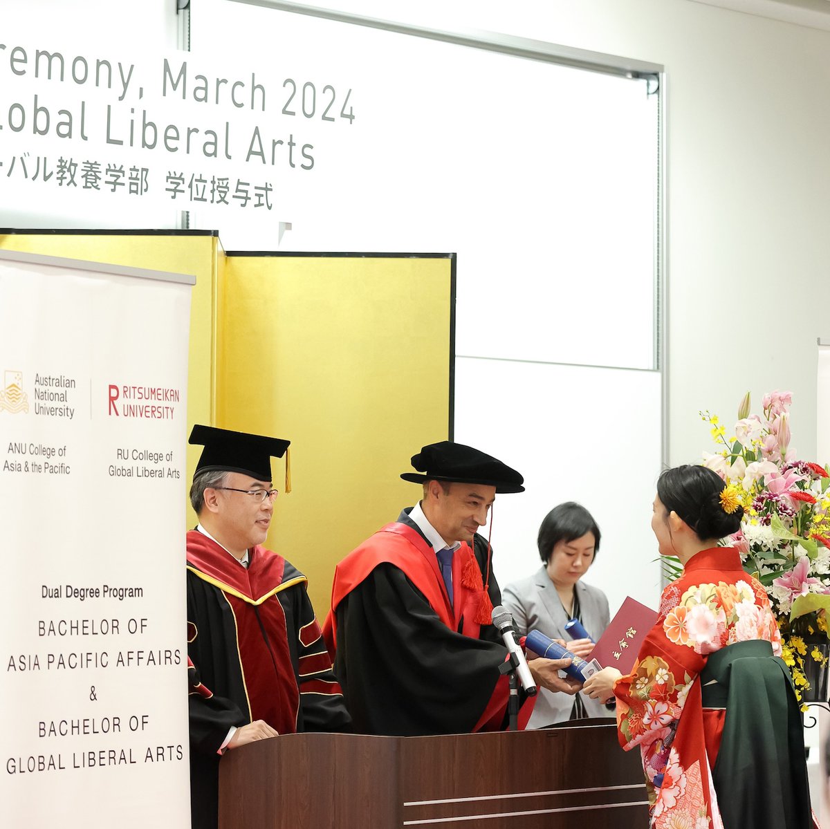 🎓 Congratulations to our wonderful #graduates from our Bachelor of Asia-Pacific Affairs (@ouranu) and Bachelor of Global Liberal Arts (@Ritsumeikan_OIC) dual degree program! We are so proud to see the next generation of worldly #scholars stride forward in their journeys 🌏