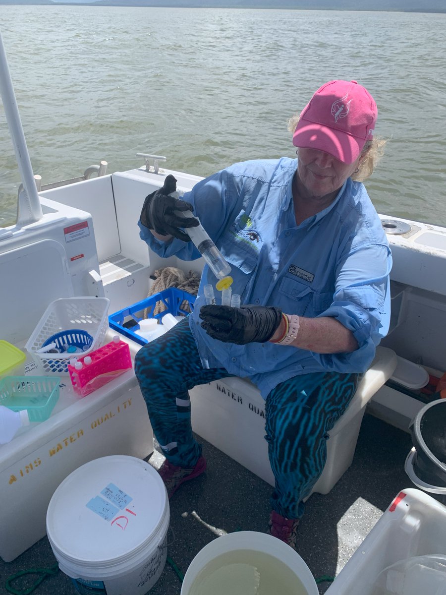 How do we study runoff exposure on #GreatBarrierReef? We sample flood plumes from key rivers & combine this with satellite analysis to track #waterquality conditions across the reef. This helps us understand land-to-sea nutrient movement and paddock-to-reef #waterquality science.