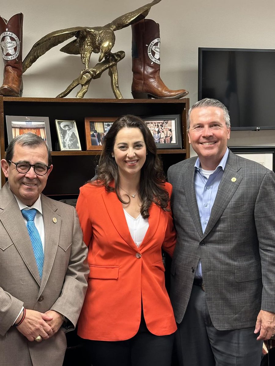 A great visit with Chairman Dr. @BradBuckleyDVM & @HicklandHillary (R) nominee for HD 55 at the SD 24 Capitol office. We discussed policy & legislative strategy. We will strive to work together on behalf of Bell County & the great state of TX. Onward to the 89th #txlege Session!