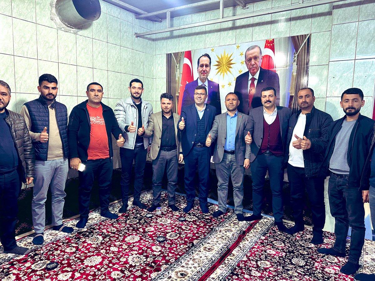 HcsHALiLSACAKLI's tweet photo. Yeniden Refah Partisi Harran Belediye Baskan
Adayimiz @hamitozyavuz u refah
odasinda ziyaret edip
basarilar diledik.
@rprefahpartisi 
@ErbakanFatih 
@mkasimgulpinar_ 
@mrtozyavuz63 https://t.co/dIh5fc1bDO