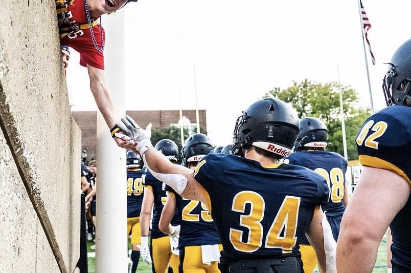 #AGTG Incredibly grateful to be elected team captain by my brothers - couldn’t ask for a better group of guys that have worked so hard all offseason - Go Scots
<a href="/coachryangibbs/">Coach Gibbs</a> <a href="/cory_coach/">Coach Cory</a> <a href="/ScotsRecruiting/">Highland Park Scots Recruiting</a> <a href="/scotsathletics/">Highland Park Scots</a> <a href="/hpisdschools/">Highland Park ISD</a> <a href="/EasonDaren/">Daren Eason</a>