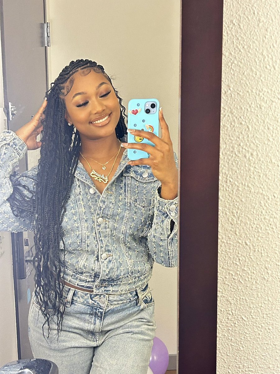 shauntislaaays's tweet photo. 👩🏽‍❤️‍💋‍👩🏽 https://t.co/1LGseSwnYR