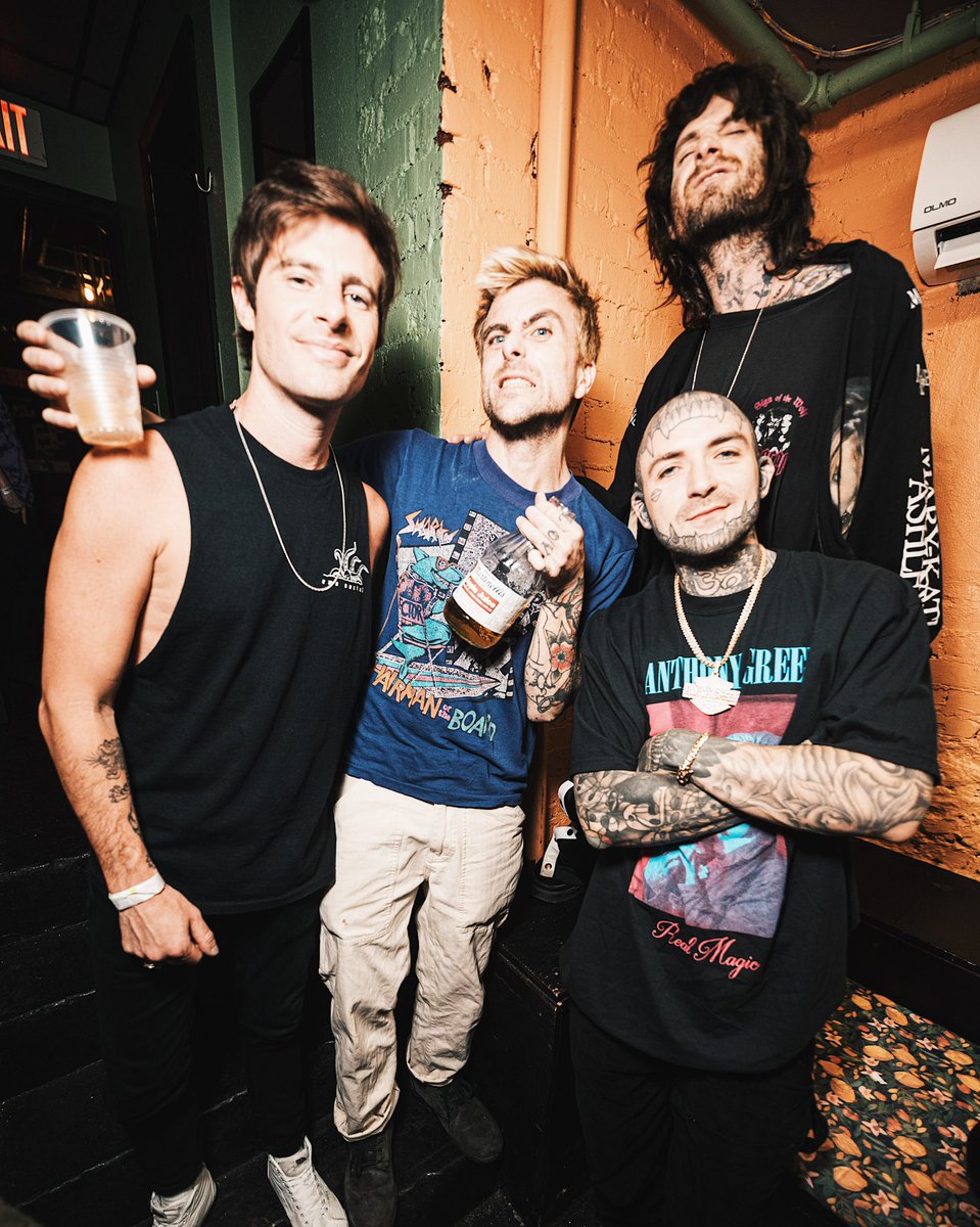 emotional nite hangs