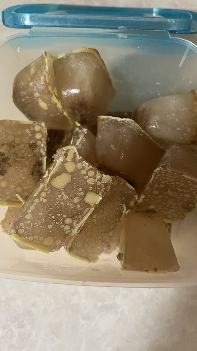 starlit's tweet photo. #coffeebreakcooking i spent last weekend simmering this yummy bone broth. i added a few other flavors this time, &amp; the onion peel gave it the dark color. #yum #foodicook #sbrs2008 #stuffhegrows https://t.co/eF8ymSuByf