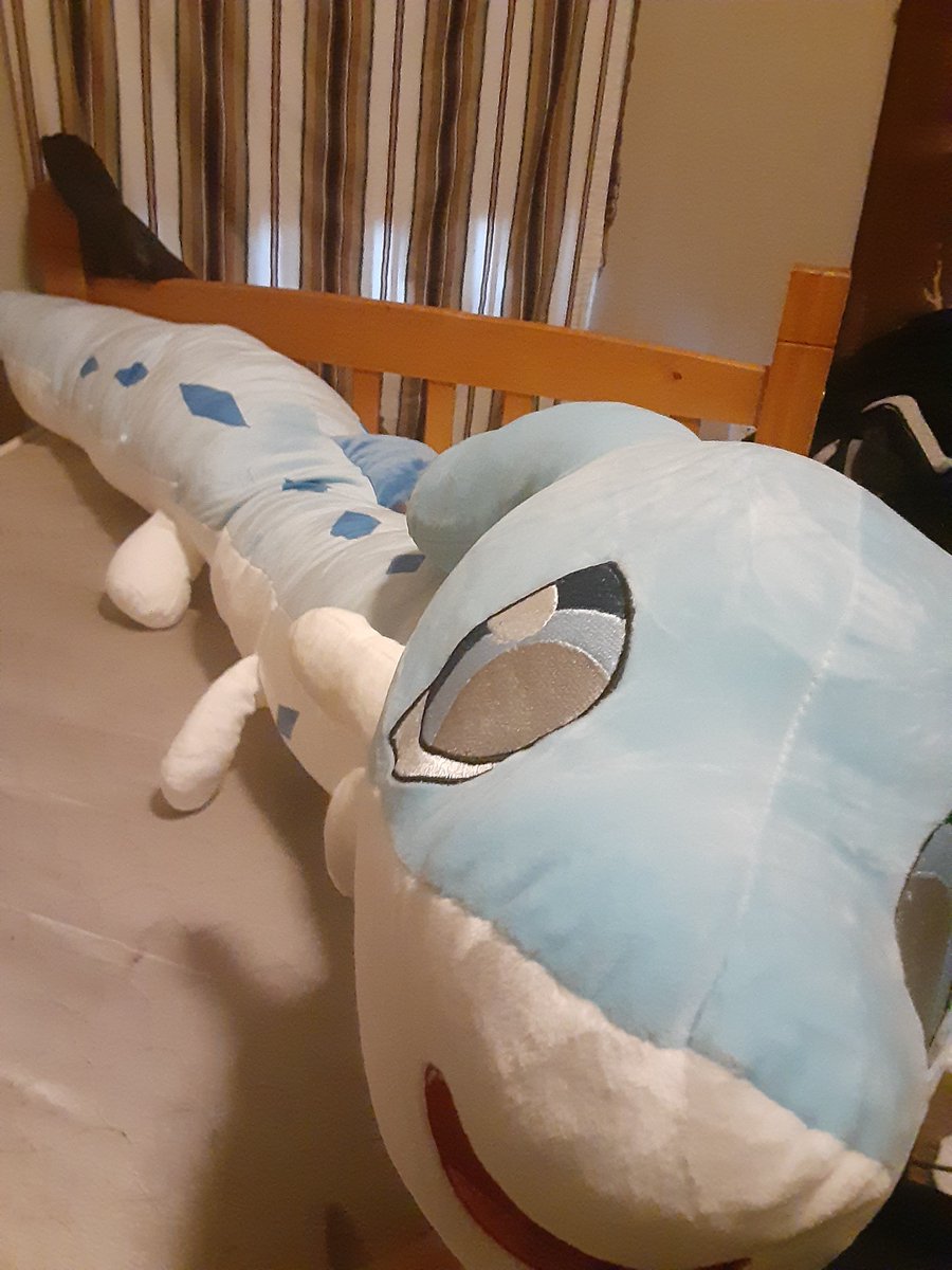 Ruchiyoto's tweet photo. Here's a 180cm Chillet plush and I love it! ❤ 
#Palworld #Chillet #plushie #plush https://t.co/TqDiTziOn1