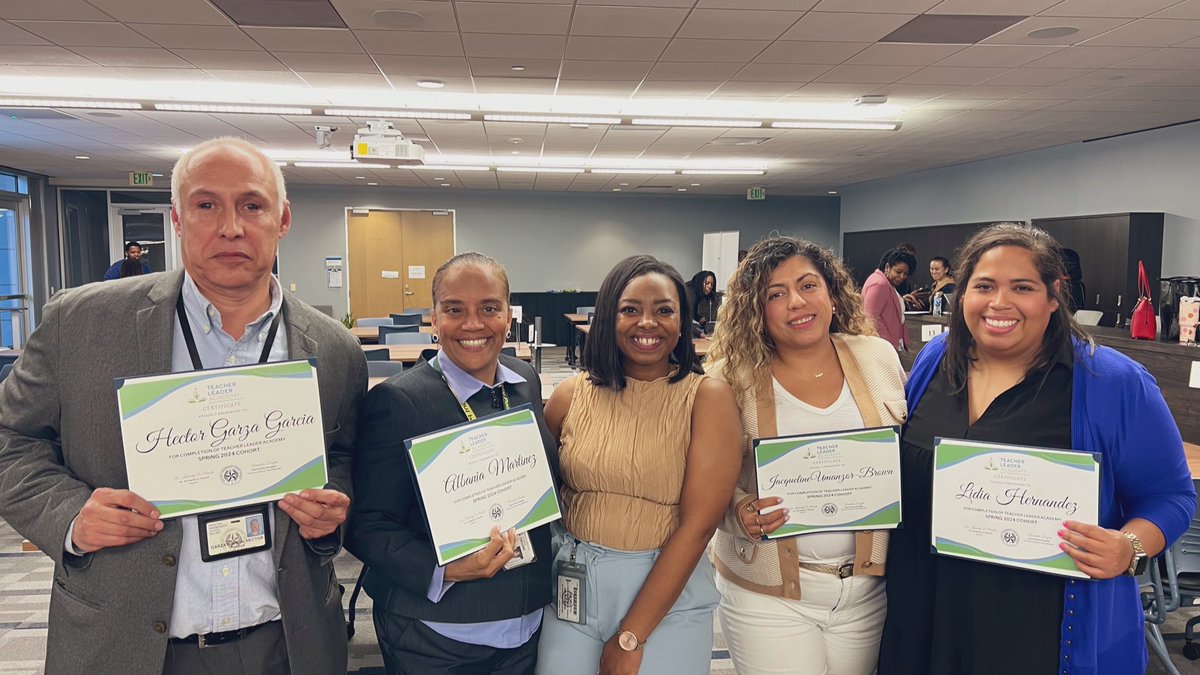 Lid__Hernandez's tweet photo. We completed the Teacher Leader Academy Spring Cohort! Great learning experience! #TeacherLeaderAcademy @PineyElem https://t.co/iBv8Lyk1W1