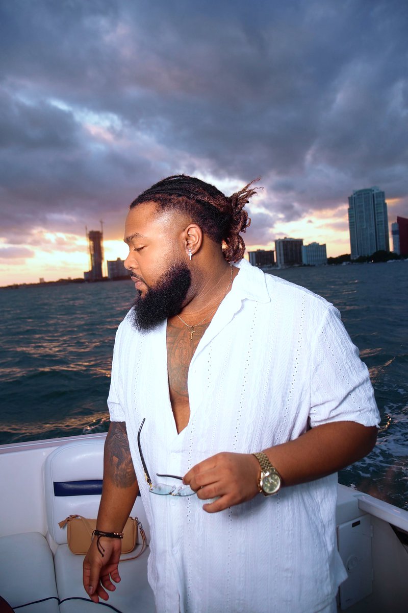 MackStylz's tweet photo. Port of Miami 🛥️ https://t.co/i38orPIscX