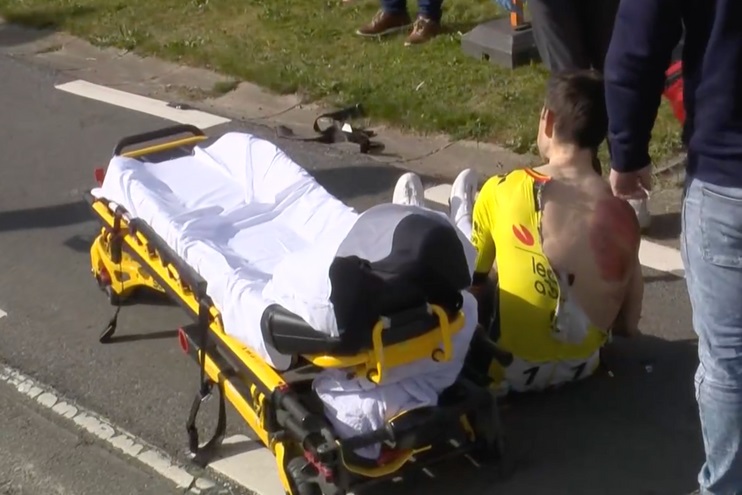 Van Aert hospitalised after Dwars door Vlaanderen crash. Find more here: cycling.today/van-aert-hospi…