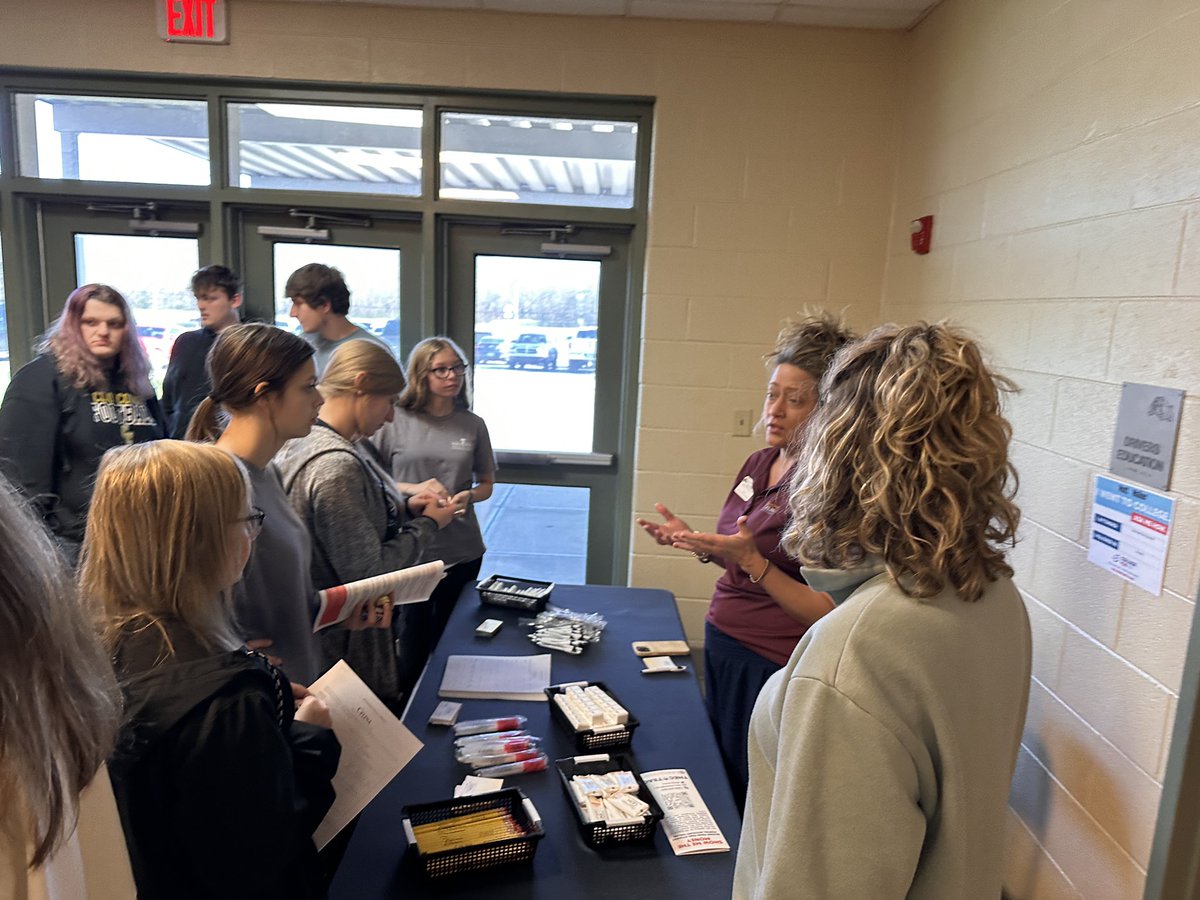 Seniors participated in a career fair today hosted by the American Job Center.
Mr. Kevin Donaldson helped coordinate businesses to join the event.
Thanks so much to everyone who helped make the event a success! #collegeandcareerready #cteintn