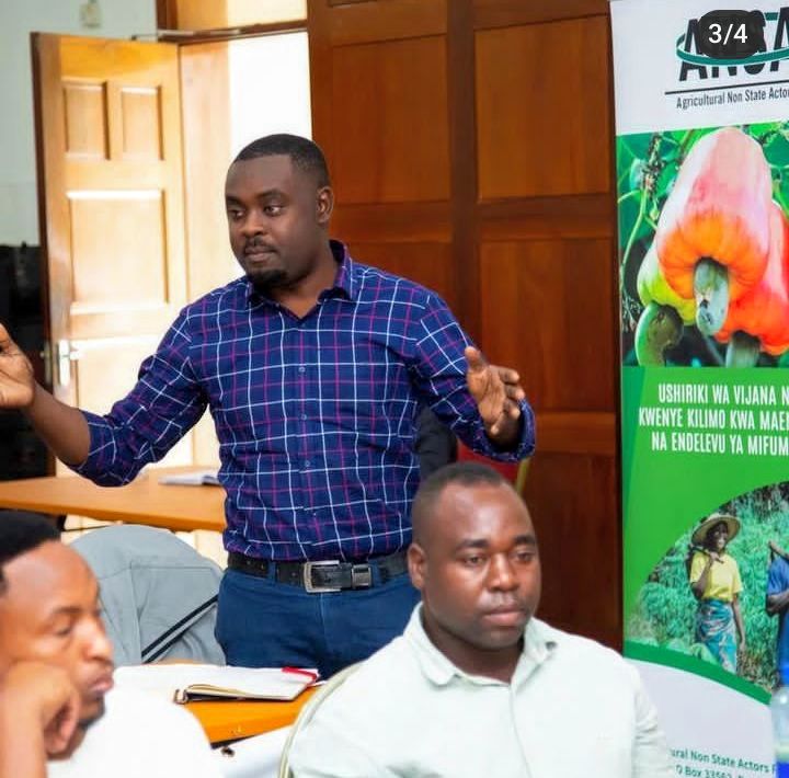 AmshaInstitute's tweet photo. Tarehe 26 & 27/ 03/2024 , AMSHA ilishiriki kikao cha wadau kilichoandaliwa na #ANSAF kuhusu ripoti ya #CAADP_BRR , pamoja na uchambuzi wa bajeti ya Kilimo, pia tulipata fursa ya kuwasilisha maoni yetu katika kamati za kisekta za Bunge. https://t.co/P3fI48diDi