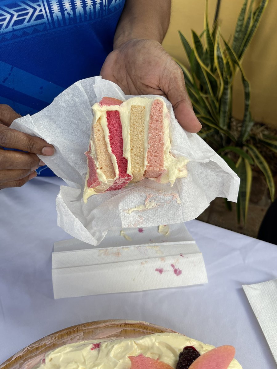 reygnna's tweet photo. When you make a #birthday #CAKE for a co worker and everyone digs in 😋

#thursdayvibes https://t.co/auOqbWSjHF