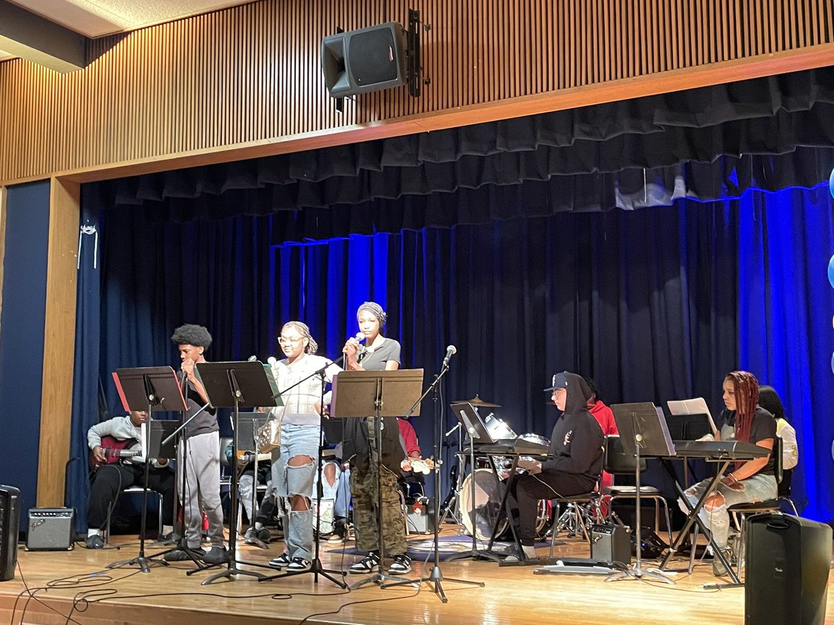 Dr. Alice Holloway Young School of Excellence tweet media