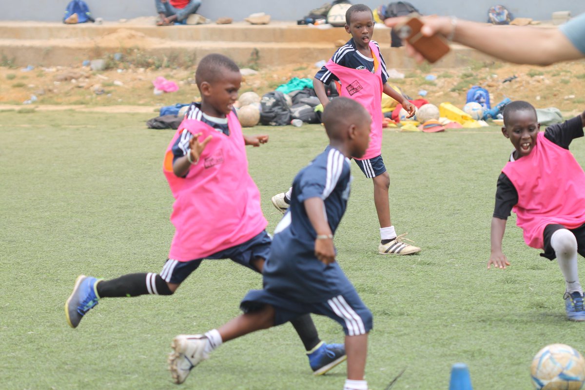 babaalfa1's tweet photo. Opposition au sein du Jardin d'enfants des Futurs Footballeurs ⚽️ de Guinée !!! https://t.co/gX1HRxKlVJ