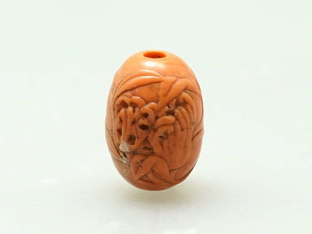 GTB_sword's tweet photo. 仏手柑図時代緒締
19世紀、珊瑚。
仏手柑はブッダの手の指の形状の柑橘類で素晴らしい香りがあります。
お正月に吉祥物として床の間などに飾られます。
#仏手柑 #緒締 #ブッダ #柑橘類 #Ojime #Buddha #Citrus https://t.co/wMT1UGD65S