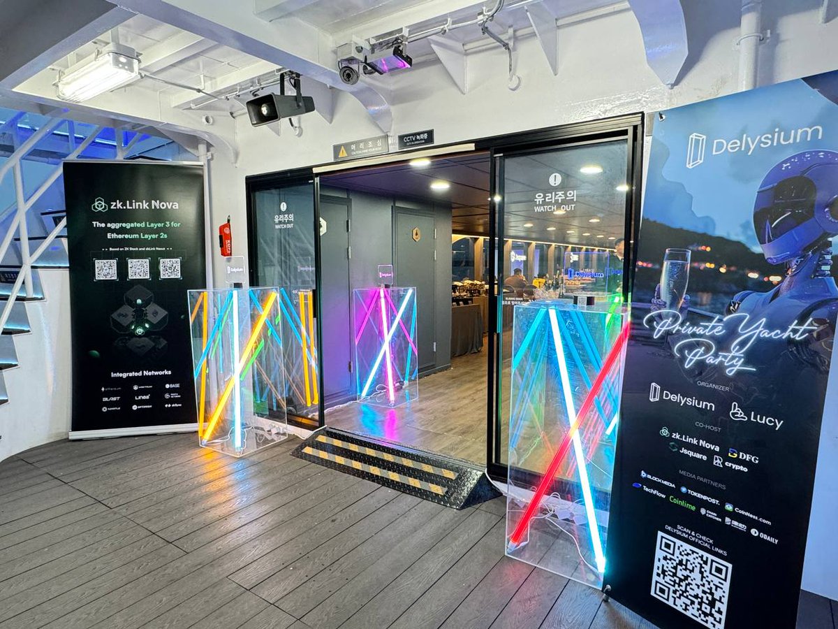 zkLinkNova's tweet photo. What a night with @The_Delysium sailing into the night of #AggregatedL3 Thanks again for having our co-founder @zkVinceReal sharing our Nova L3 innovations with such an incredible crowd! 🤝

Massive kudos to the visionary minds at @JSquare_co, @RepublicCrypto, and @DFG__Official for fostering an environment where thoughts ignited like sparks in the dark.

Amidst the backdrop of innovation, discussions soared, fueled by the promise of Nova's aggregation power.

And amidst the buzz, the #zkLinkNovaAggParade emerged as a beacon, drawing attentions of many even in Korea! We're definitely on a ride to something bigger!
Side event in @eth_seoul_🥂
#ETHSeoul2024 #SeoulTechScene